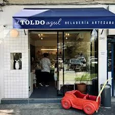 El toldo azul heladeria